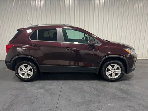Used 2020 Chevrolet Trax LT w/ LT Convenience Package image 19