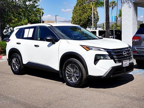 Used 2025 Nissan Rogue S FWD image 6