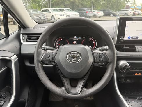 Used 2025 Toyota RAV4 XLE AWD/4WD image 14