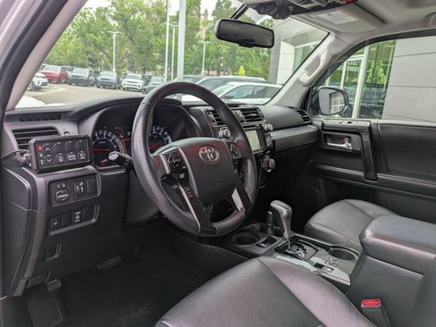 Used 2018 Toyota 4Runner TRD Off-Road Premium AWD/4WD image 14