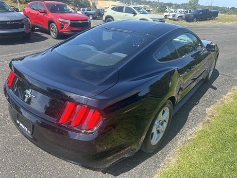 Used 2017 Ford Mustang Coupe image 6