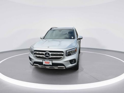 Used 2022 Mercedes-Benz GLB 250 4MATIC image 3