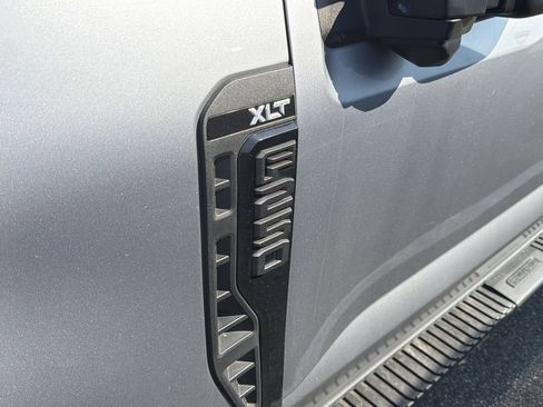 Used 2024 Ford F250 XLT w/ XLT Premium Package AWD/4WD image 9
