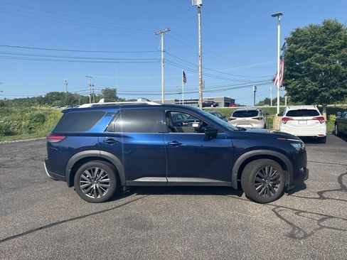 Certified 2024 Nissan Pathfinder SL w/ SL Premium Package AWD/4WD image 2