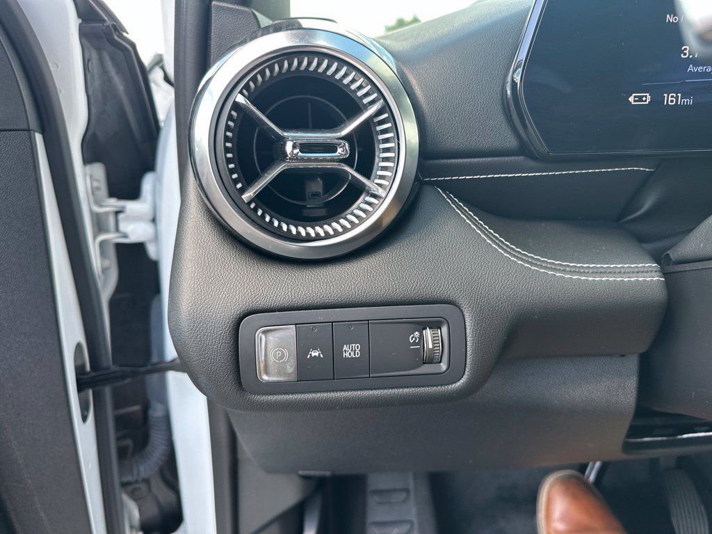 Used 2024 Chevrolet Blazer EV LT AWD/4WD image 19
