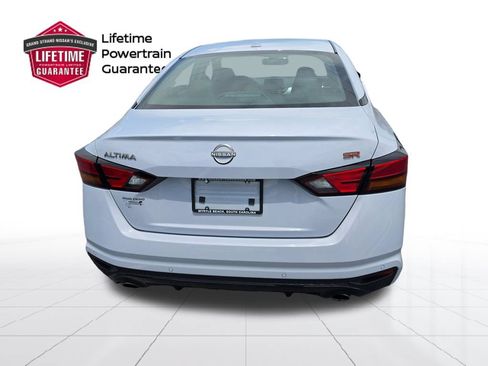 Used 2024 Nissan Altima 2.5 SR FWD image 9