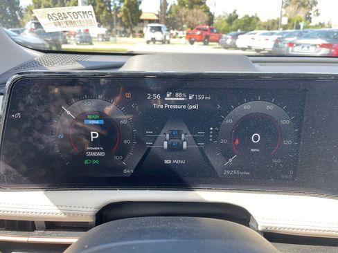 Used 2023 Nissan Ariya AWD image 18