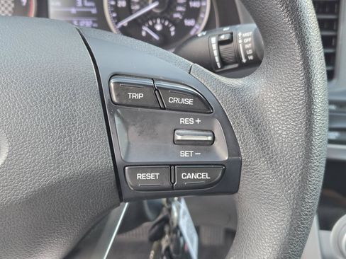 Used 2019 Hyundai Elantra SE FWD image 16