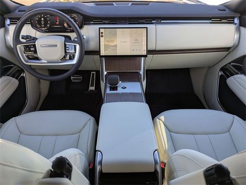 New 2026 Land Rover Range Rover SE image 14