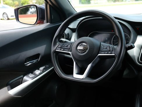 Used 2019 Nissan Kicks SV FWD image 22