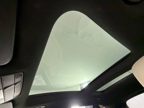 Used 2018 Mercedes-Benz GLC 300 image 13