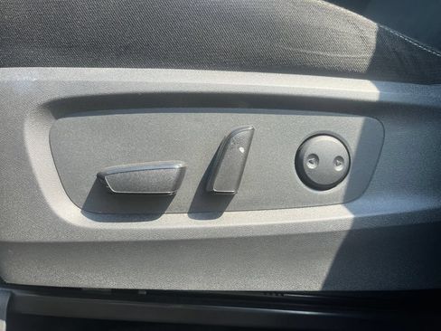 Used 2025 Nissan Pathfinder SV AWD/4WD image 3