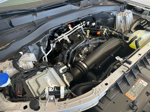 Certified 2026 Ford Explorer Active w/ Active Comfort Package RWD image 13