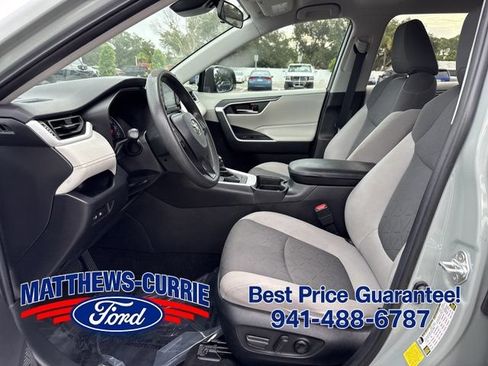 Used 2020 Toyota RAV4 XLE FWD image 9