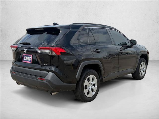 Used 2021 Toyota RAV4 LE FWD image 5