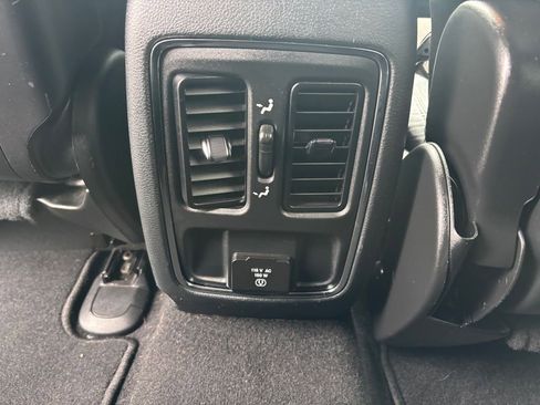 Used 2020 Jeep Grand Cherokee Altitude AWD/4WD image 15