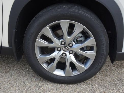 Used 2024 Toyota Grand Highlander AWD image 30