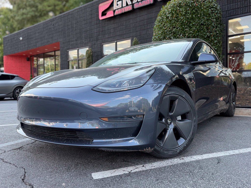 Used 2022 Tesla Model 3 Standard Range RWD image 2