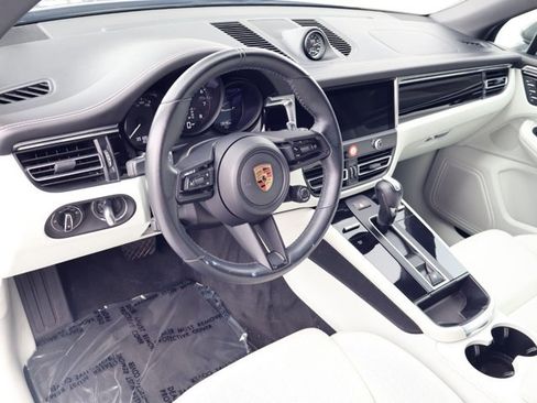 Certified 2023 Porsche Macan Turbo AWD/4WD image 4