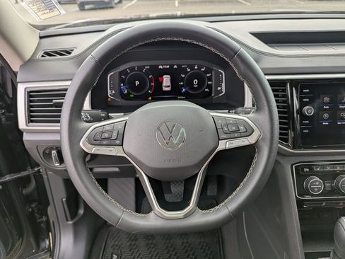 Certified 2022 Volkswagen Atlas SE image 13