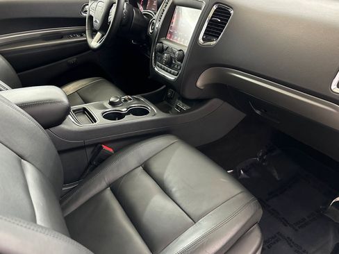 Used 2017 Dodge Durango GT image 31