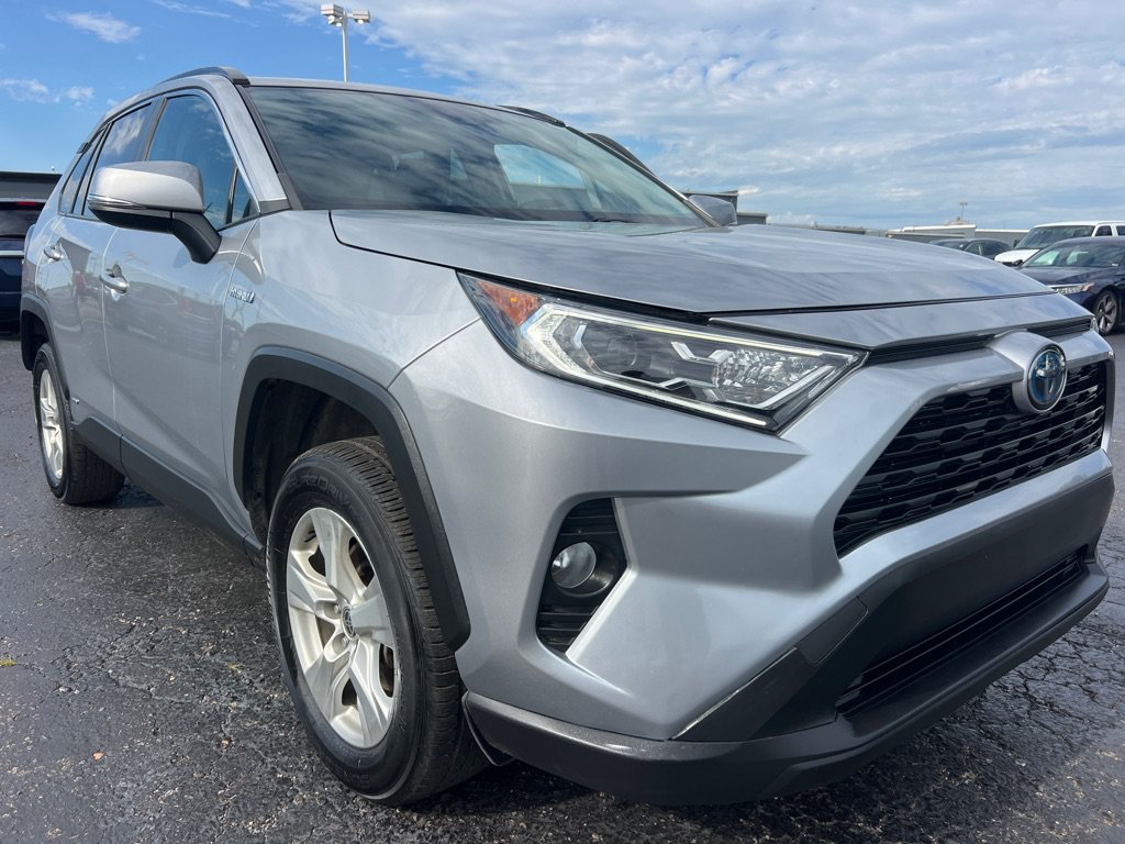 Used 2021 Toyota RAV4 XLE AWD/4WD image 1