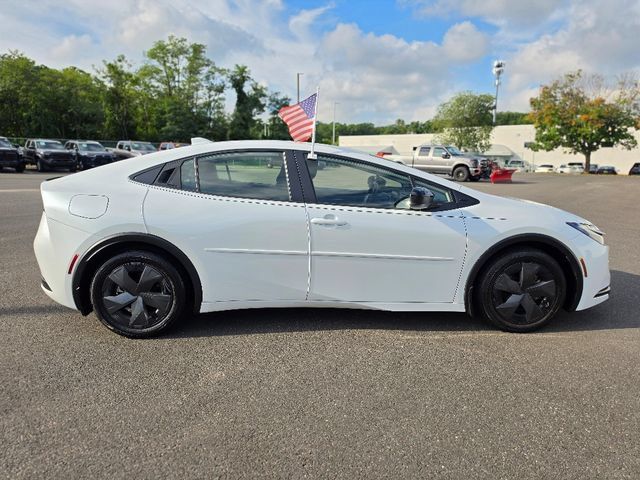 Used 2024 Toyota Prius Prime FWD image 8