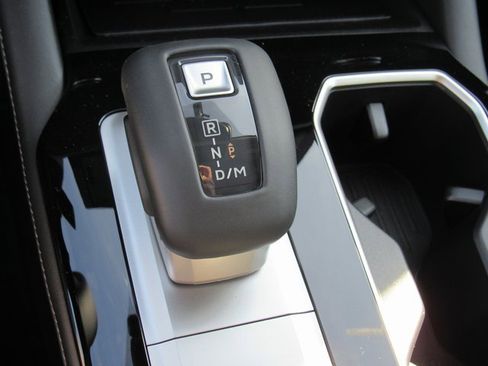 New 2025 Mitsubishi Outlander SE image 21