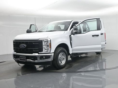 New 2026 Ford F250 XL w/ XL Chrome Package image 15