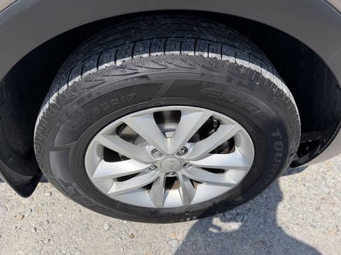 Used 2017 Kia Sorento FWD w/ LX Convenience Package image 12