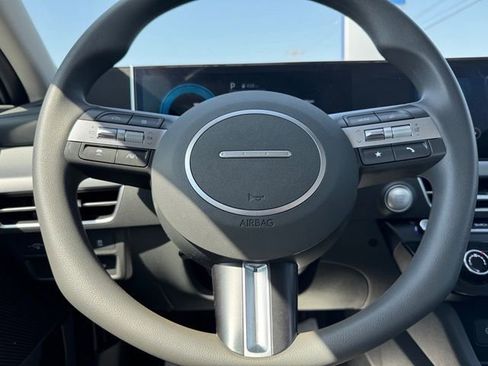 Used 2025 Hyundai Sonata SE image 18