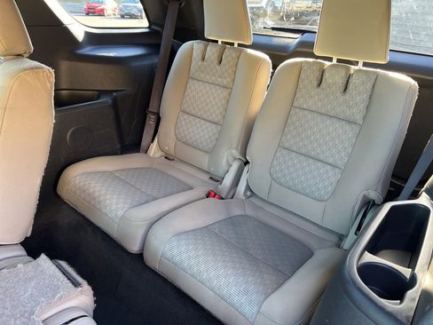 Used 2013 Ford Explorer XLT image 25