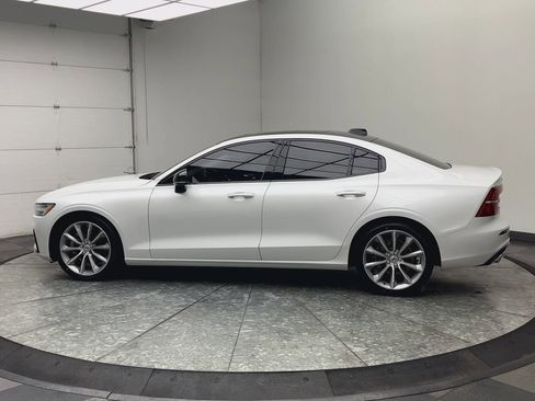 Used 2021 Volvo S60 T5 Momentum image 34