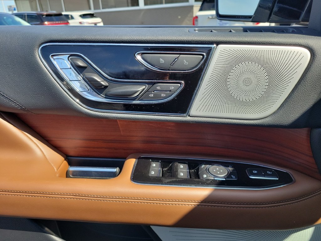 Used 2022 Lincoln Navigator L Reserve AWD/4WD image 20