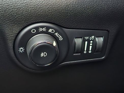 New 2026 Jeep Compass Latitude image 18