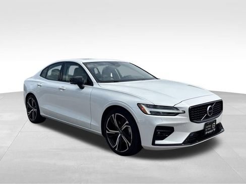 Certified 2024 Volvo S60 B5 Plus w/ Climate Package AWD/4WD image 36