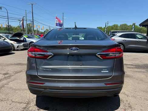 Used 2019 Ford Fusion SE FWD image 8