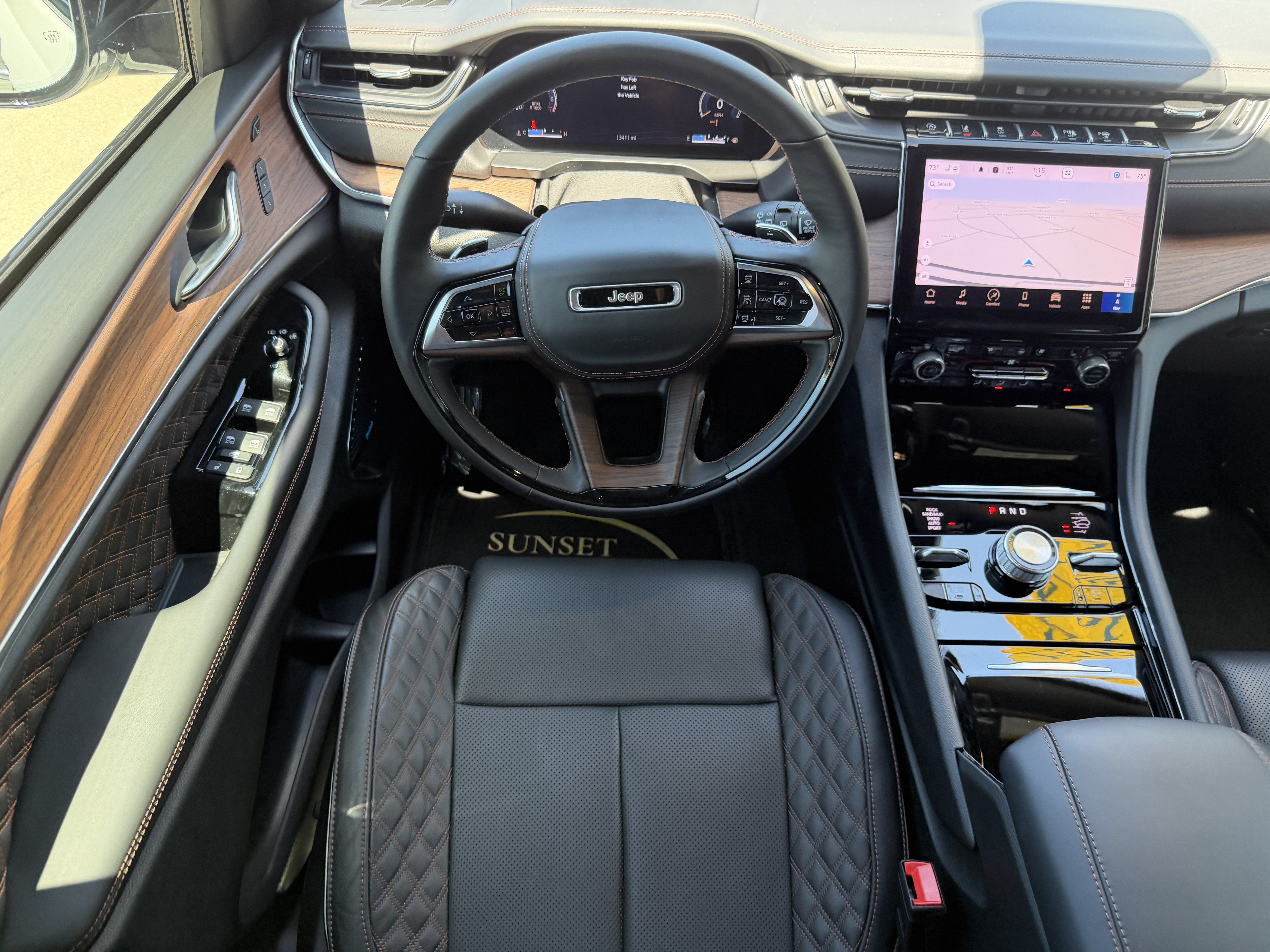 Used 2024 Jeep Grand Cherokee Summit w/ Luxury Tech Group V AWD/4WD image 13