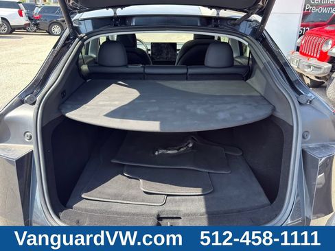 Used 2026 Tesla Model Y 2WD image 11
