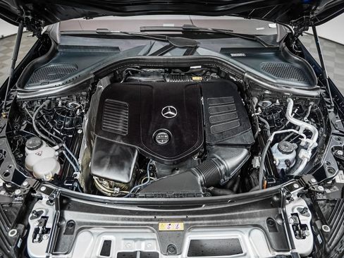 Certified 2026 Mercedes-Benz GLC 300 image 3
