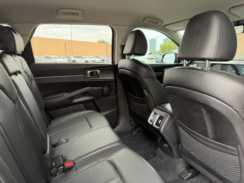 Used 2024 Kia Sorento S FWD image 37