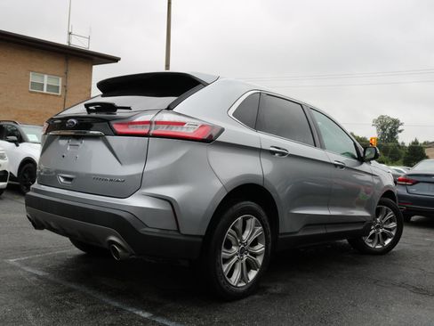 Used 2022 Ford Edge Titanium AWD/4WD image 2