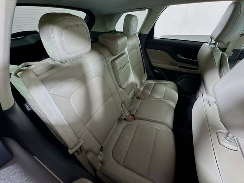 Used 2021 Lincoln Corsair AWD w/ Premium Package image 25