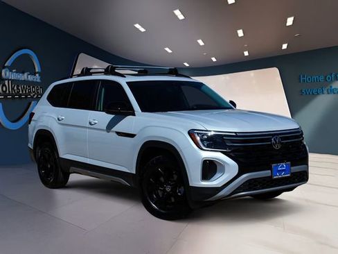 New 2026 Volkswagen Atlas Peak Edition image 1