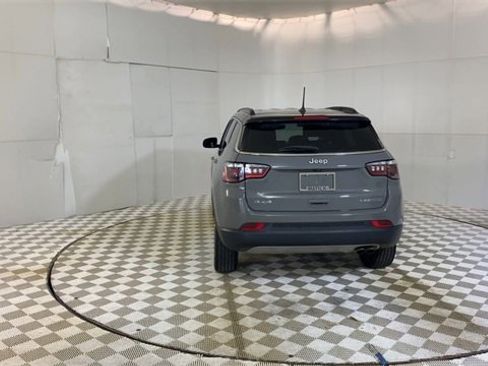 Used 2022 Jeep Compass Limited image 7