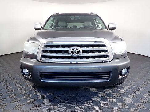 Used 2017 Toyota Sequoia Limited w/ Safety & Convenience Package AWD/4WD image 12