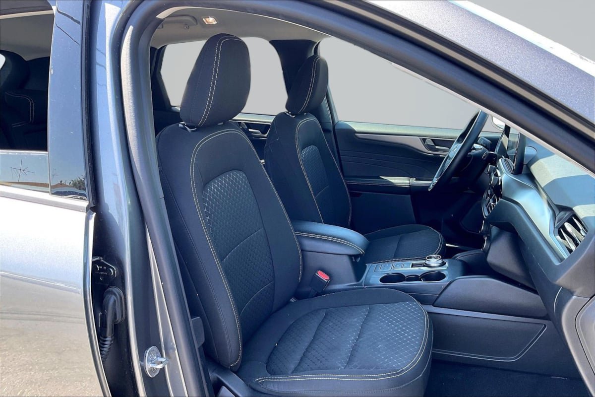 Used 2023 Ford Escape Active w/ Cold Weather Package FWD image 7