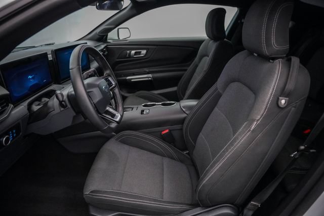 Used 2025 Ford Mustang Coupe RWD image 18