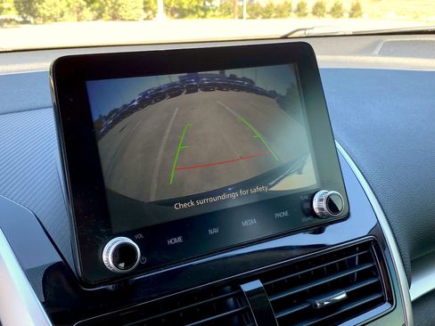 Used 2024 Mitsubishi Eclipse Cross SE image 16