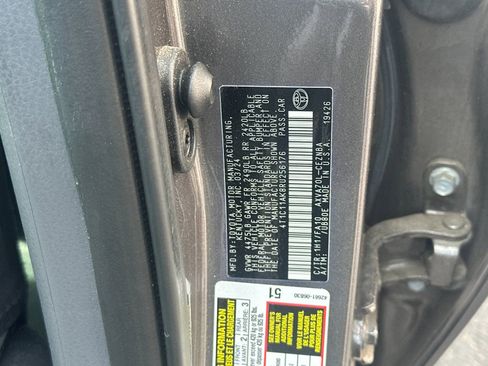 Used 2024 Toyota Camry LE FWD image 25